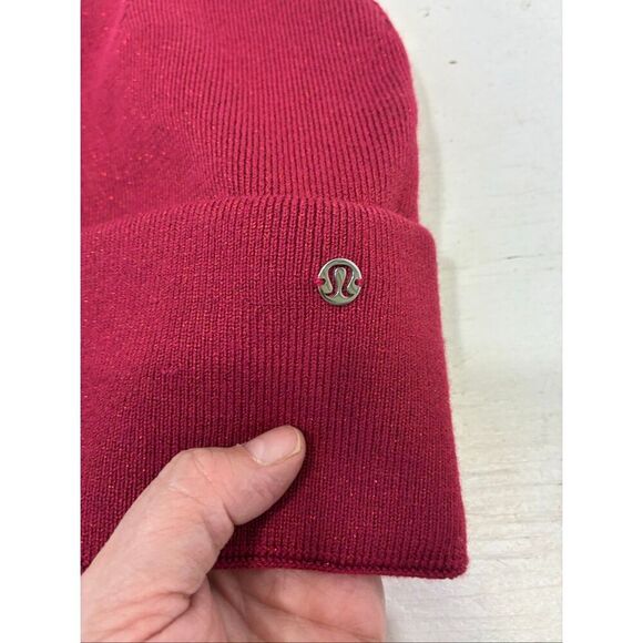 Lululemon NWT Warm Revelation Beanie Shiny in Berry Rumble OS main image 5